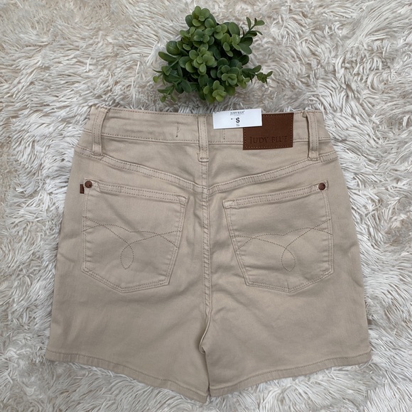 🎉HP🎉Judy Blue Garment Dyed High Waisted Shorts 💗 Bone - Picture 5 of 15